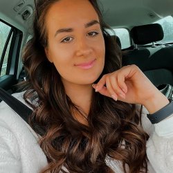 6'2 Tall Thick Gorgeous 🇩🇪 Amazon Milf.. <> Loves taking Big D🍆..