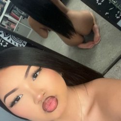 pretty pussy asian girl shakes ass