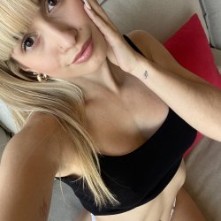 I like to show you my body and my tits
