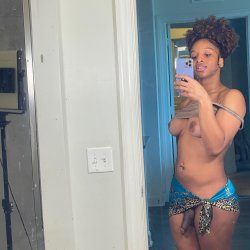 (Trans)Shemale ebony big dick
