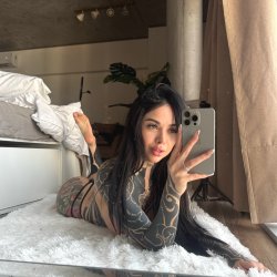 Make me more sluttier by fucking me Daddy🎀🌸