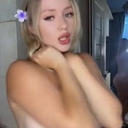 Beautiful Emily Leaks 18+