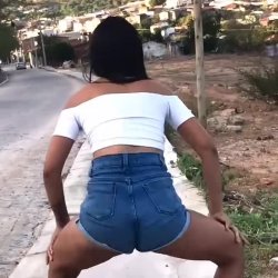 Latina Twerks Ass By Road