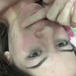 Novinha dos olhos lindo provocando na sua live
