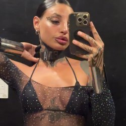 I'm the temptation you can't resist