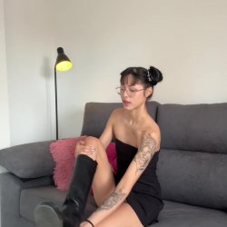young legal egirl caught naked on snapchat *LEAKED*