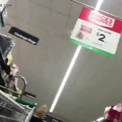 Upskirt in supermarket