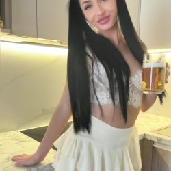 🔞 Young sexy perky tits big round ass horny slut teasing hot 🍑💦🫦😈 OF now