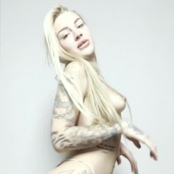 🔞 Young perky small tits big round ass nude sexy horny blonde 🫦💦🍑😈 OF now