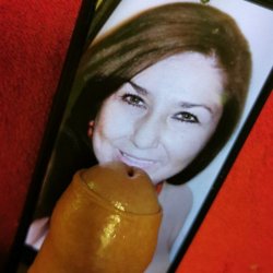 HAVE YOU EVER MASTURBATE WITH HER PICS? / ¿TE HAS MASTURBADO ALGUNA VEZ CON SUS FOTOS?