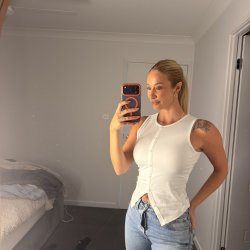 I know how to tease and please