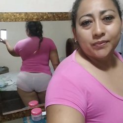 Tengo 44 años vivo solita y busco quien quiera comer todo esto qe se mira en el espejo,me gusta todo