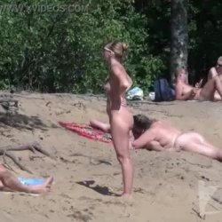fellation_voyeur_sur_une_plage_nudiste_SD