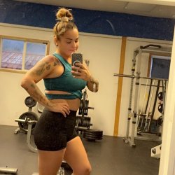 Anyone have her nudes to trade Terruh