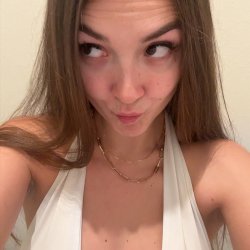 I'm so wet right now, can you make me cum Darling