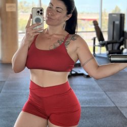 Doing this at the gym just to make you stare bet it's working