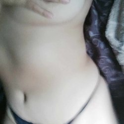 Rica putipobre con tetas grandes