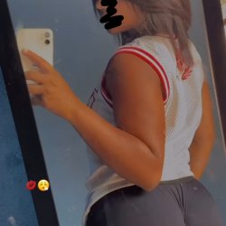 Novinha rabuda gostosa preta rara