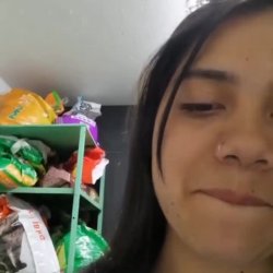 Latina amateur en live enseña las tetas