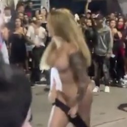 mulheres ficam peladas brigando no carnaval 2025