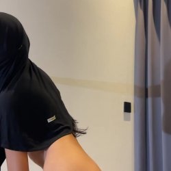 It's just me, my body, and my dirty imagination 🍑