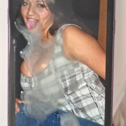 Eu e a tela do celular ficamos loucos com esse tributo! Haha