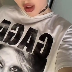 Stunning Emily Leaks 18+