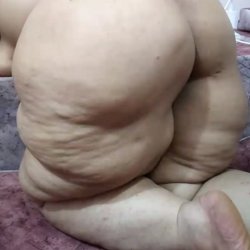 Super thicc fat booty EGYPTIAN ARAB milf!!!
