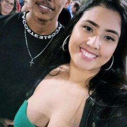 CASAL VAZADO.