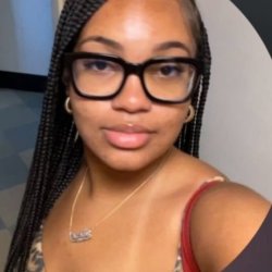 fuc her face makes my bbc tip leak and finna blow ropes for her nice tan face