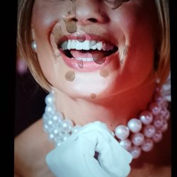 Margot Robbie.