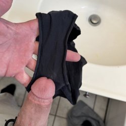 Cumming on my latinas used panties