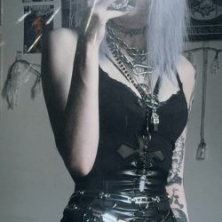 Darkness looks better when it’s wrapped around me
