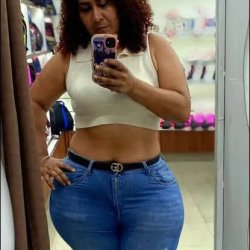 Madurita caderona rica 🤤