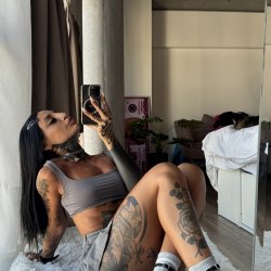 Long legs ready to open for you