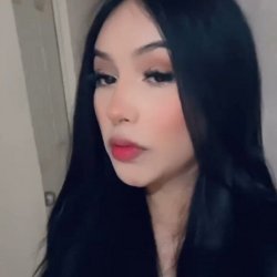 Exponiendo a la novia de un cornudito, Naomi Atziry