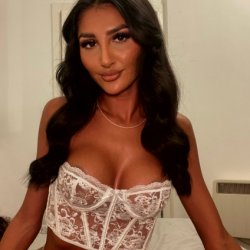 This slut was made for fucking, and that’s just what she’ll do 😈