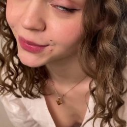 .YOUNG *TIKTOK* LEGAL TEEN GET'S CAUGHT PLAYING WITH HERSELF