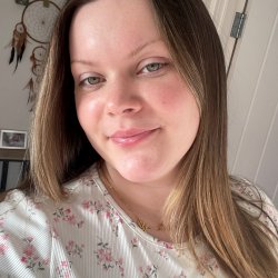 Put your cream on my Pregnant pussy Please Honey
