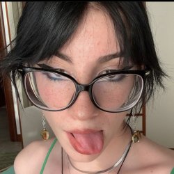 She's face made to be cummed on
