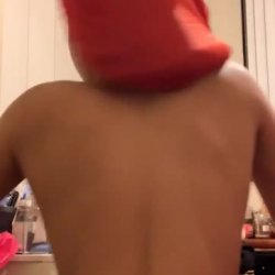 light skin throwing ass with a bonnet on