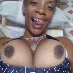 QUIEN ME LAS LLENA DE LECHE  PAPIS