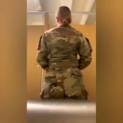 Army PAWG sends ass video to boyfriend