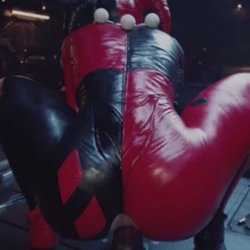 Animated Harley Quinn fucks horse dildo