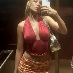 Ester Exposito gorgeous...wow , celebrity sexy !!!