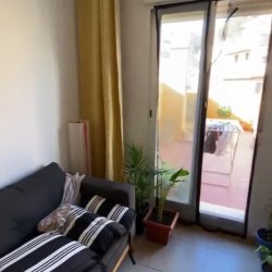 Imponente chichóna  polifacética, se muestra en toples a la menor provocación!!!