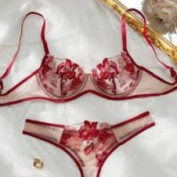 Quiero todo ésto!!!!!! 🙏👗👙👠👠