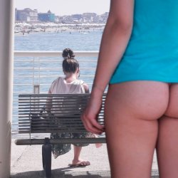 Candid upskirt......