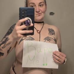 Tattooed slut Amber