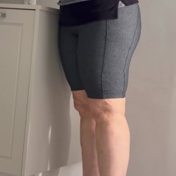 Sim eu te gravei você gostou, pau duro agora, pra ordenhar mais tarde! Milf gostosa.